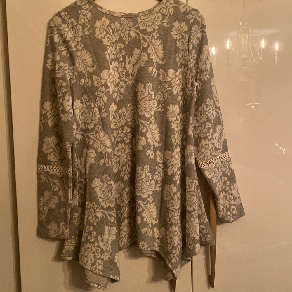 Knox Rose Top - Picture 6 of 9
